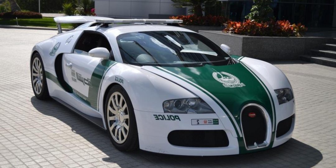 Bugatti Veyron полицейский автомобиль  Дубае